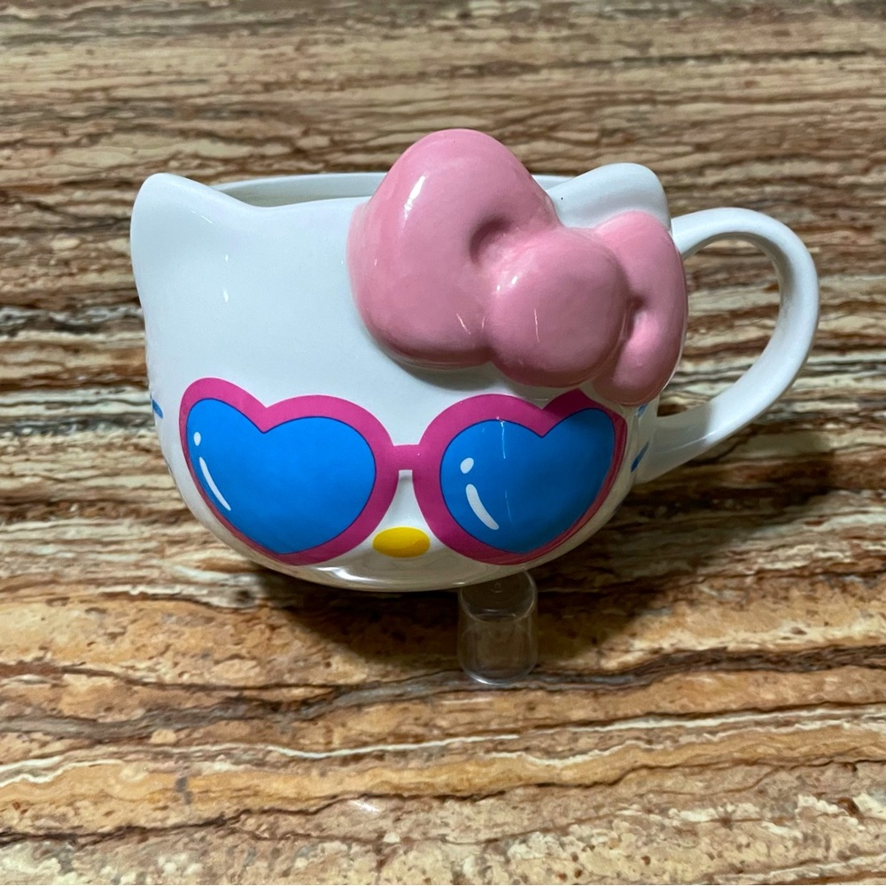 Hello Kitty - Picture 4 of 7